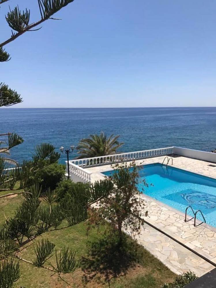 Cypriana Apartment *